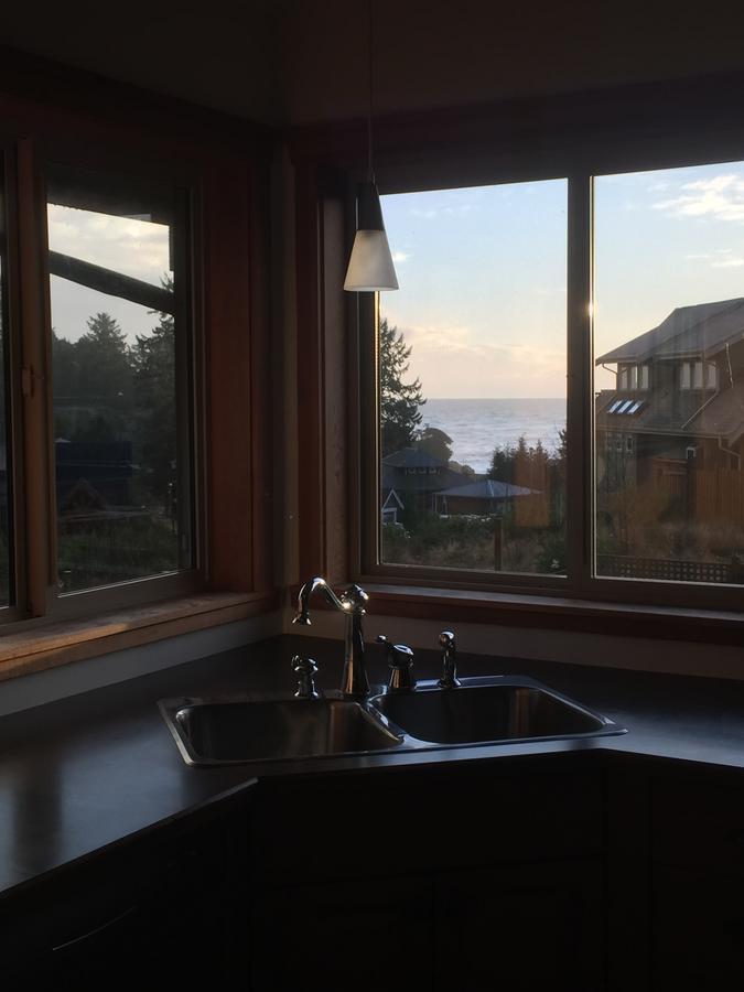 La Mer Inn Seaview Suite Ucluelet Buitenkant foto